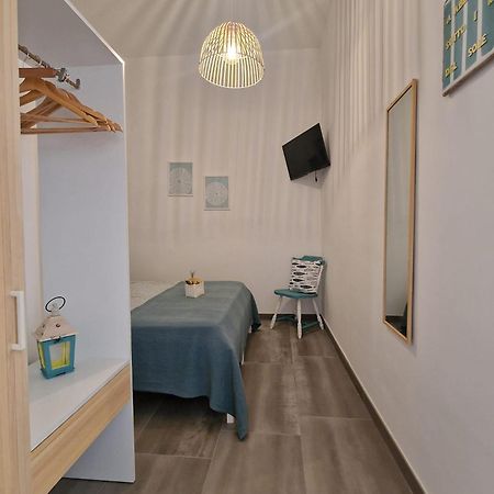 Camere A Oriente II Room And Apartments Torre dell'Orso Esterno foto